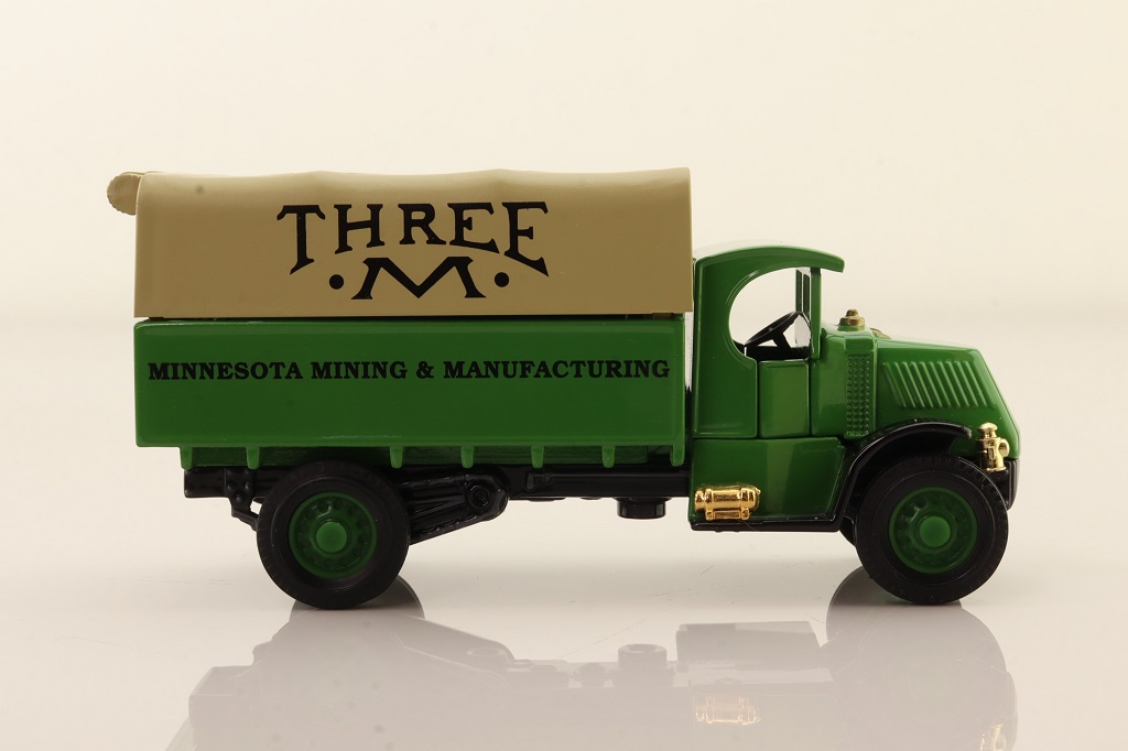 Matchbox Collectibles YYM36832; 1920 Mack AC Truck; Three M